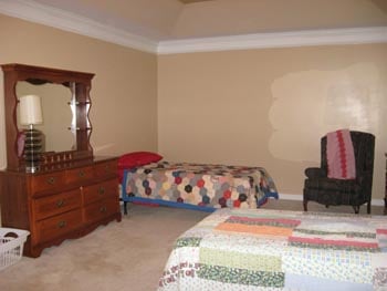 Bella's Cottage also offers meal services, and rooms that feel homelike and comfy!