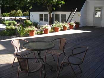 oudoor area for seniors