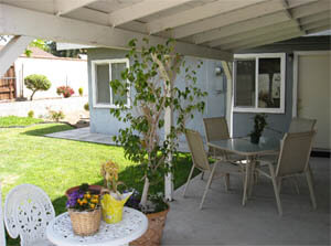 Extended Hands of Rialto