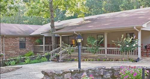 Green Oaks Inn