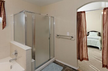 Idyllwood Manor Bathroom For Seniors