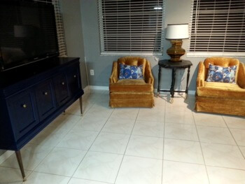 sitting room for seniors