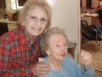 Seniors at Mum's in Fresno